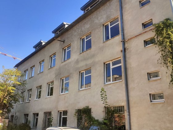 Продаж  р-он Миколайчука Комерція окремостояча ,Земля 6сот, ц 520 тис€ Львов