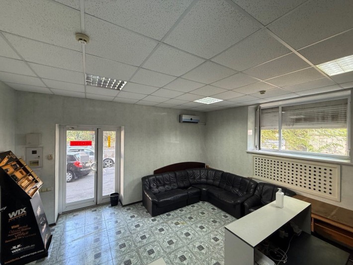 Продам Помещен Авто Магаз Салон Красная Линия Князя Владимера Великого - фото 1