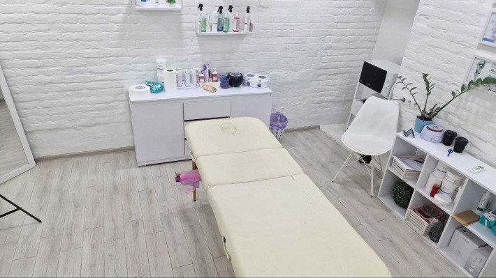 Продам помещение, салон 62м.кв Центр, Яворницкого. п.Глобы - фото 1