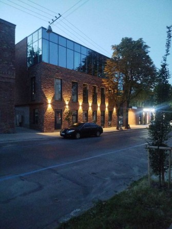 Продаж 185м2 Комерційного приміщення - фото 1