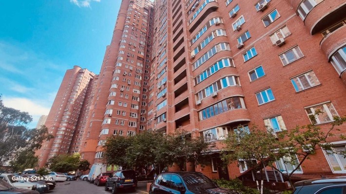 Продам помещение 177 кв.м. на ул.Анні Ахматовой 13,Позняки - фото 1