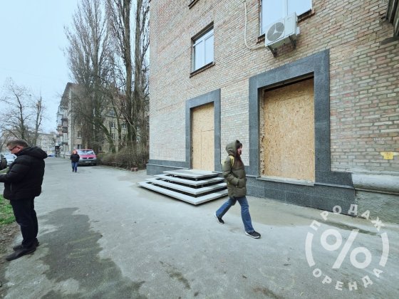 Печерськ, фасадне приміщення 54 м2, перший поверх, окремий вхід Київ