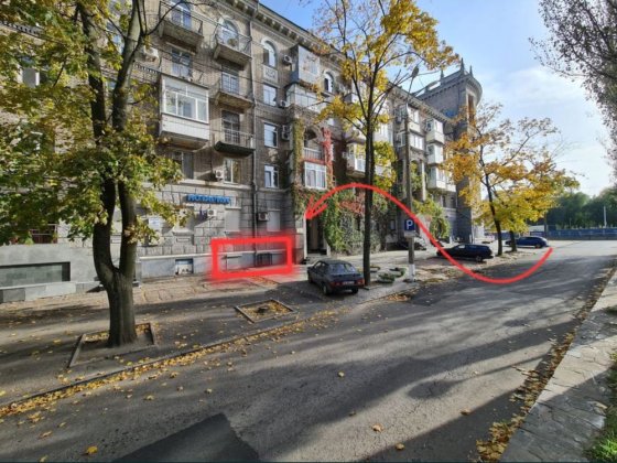 Продам приміщення в центрі міста по вул. Дмитра Яворницкього, 82