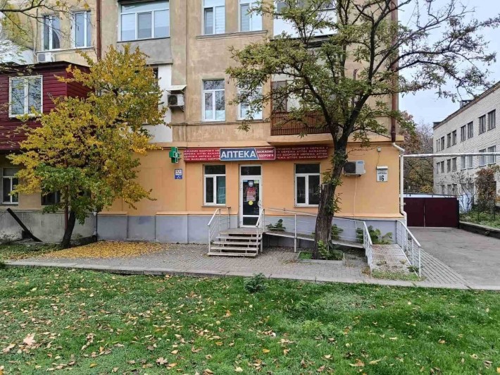 Продам фасадное помещение 63 м.кв по ул.Генерала Карпенко. - фото 1