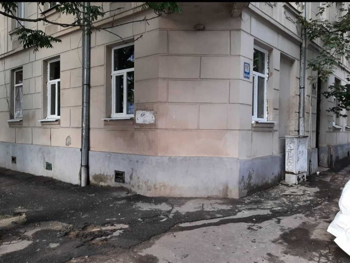 Продається квартира під бізнес, офіс або житло по вулиці Стороженка 10 - фото 1