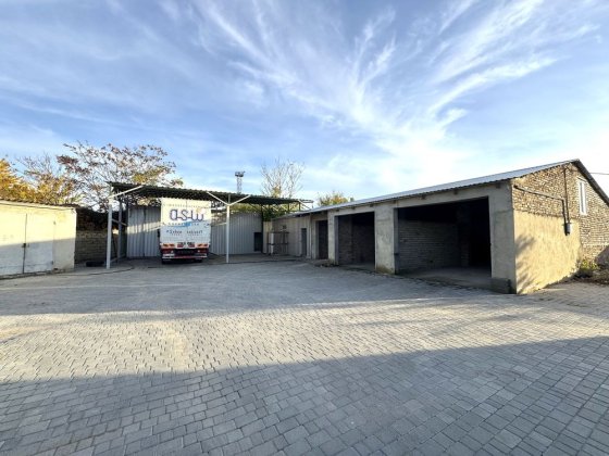 Продаётся СТО-комплекс с боксами для мойки и кладовыми в центре Миколаїв