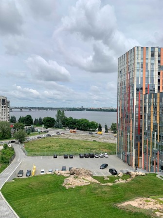 Продам приміщення - квартиру 173м2 в ЖК Фестивальний з ремонтом - фото 1