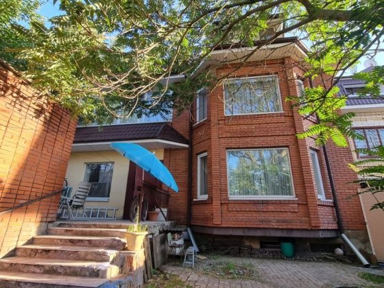 Здание 520м под комерцию