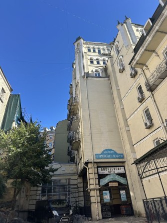 Продаж офісу 110м2 у самому сердці Києва на Андрієвському узвозі - фото 1