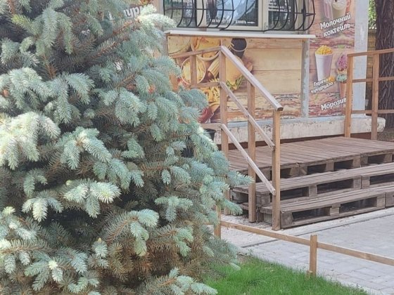 Квартира з бізнесом,кіоск фастфуд-пиво