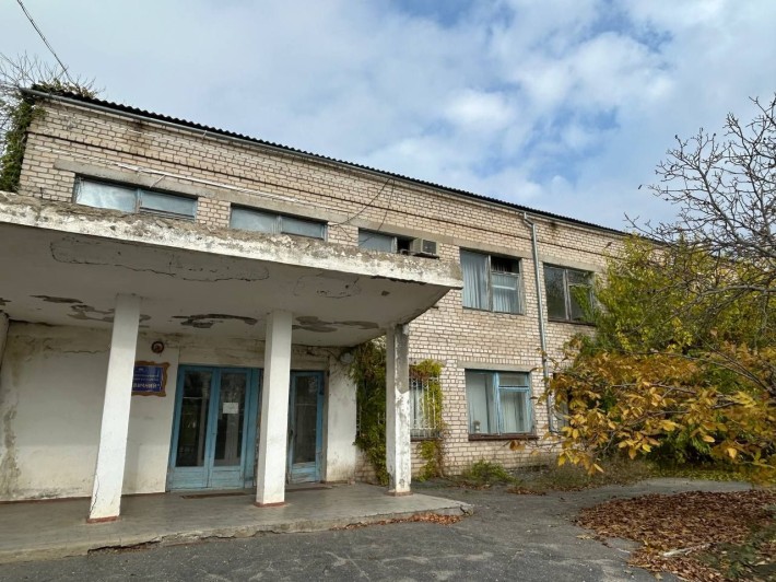 Продам адмін будівлю з ангаром - фото 1