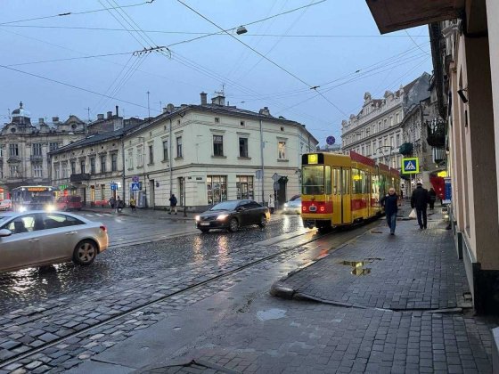 Продаж комерційного приміщення ( підвал ), вул. І. Франка Львів