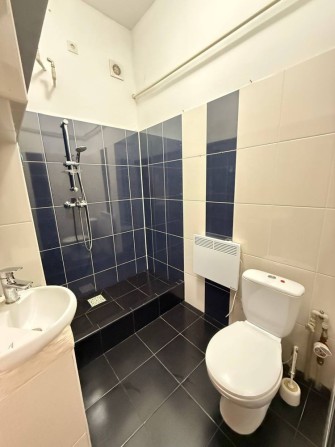 В Продажу приміщення в Центрі з ремонтом - фото 1