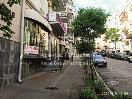 Продажа Фасад Витрины Майдан 332м2. ул. Костельная 3 Київ