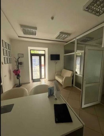 Офіс магазин комерційне приміщення Зелена Личаківський район 55к центр - фото 1