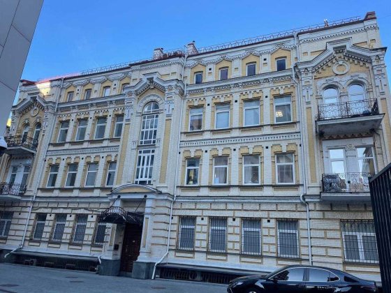 Продаж комерційної будівлі на Майдані Незалежності Киев