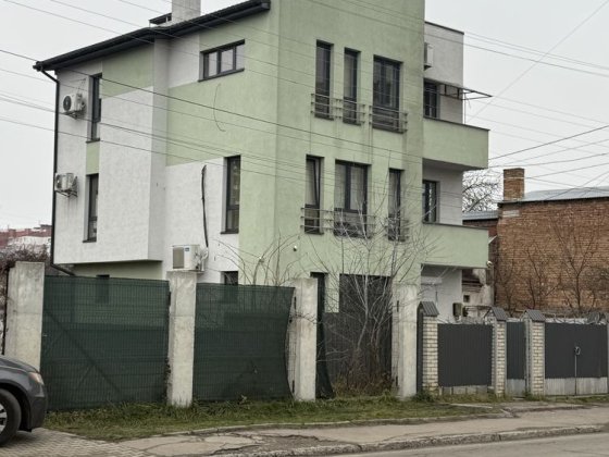 Продаж окремостоячего комерційного приміщення  по вул.Чигиринська ! Львів