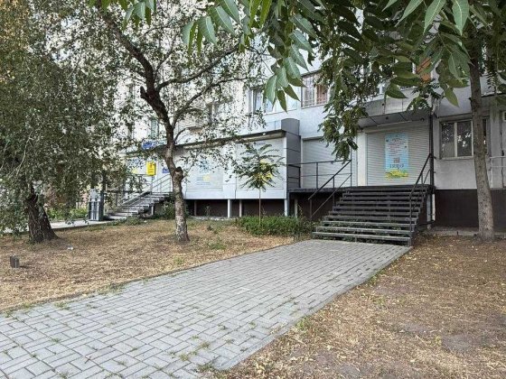 Офісне приміщення 95м2, червона лінія, окремий вхід