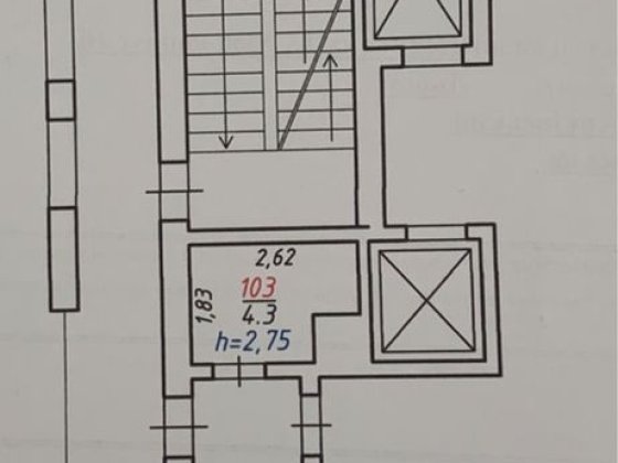 Продаю  комірку в Жк Семицвіт вул Шевченка Львів