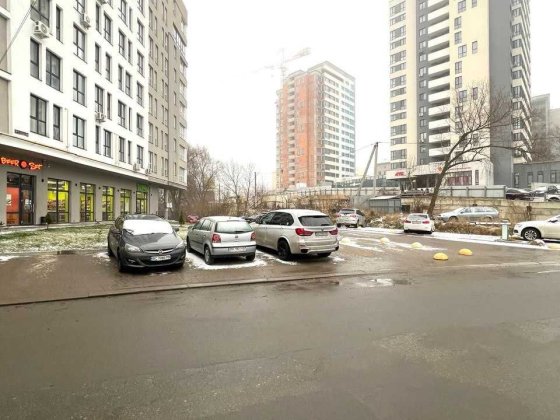 Продаж нежитлового приміщення вул.Очеретяна Львів