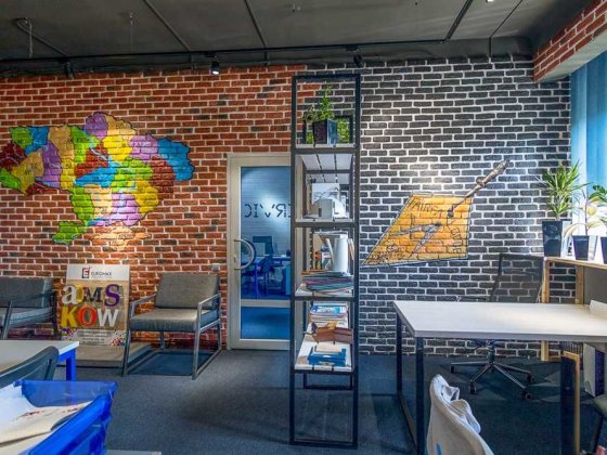 Приміщення 61,4 кв.м. з ремонтом, світло є завжди. Киев