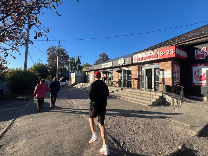 Торгівельна лінійка, фасад навпроти зупинки, окупність 9 років - фото 1