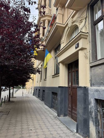 Продаж нежитлового приміщення у центрі Львова по вул. К. Левицького - фото 1