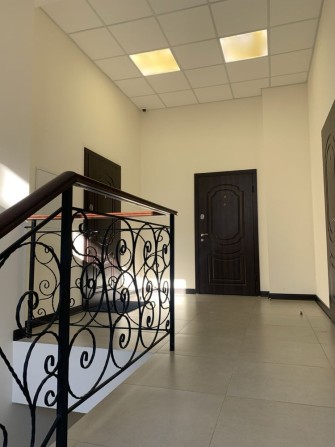 Продаж приміщення площею 67 м² у новій будівлі в центрі міста - фото 1