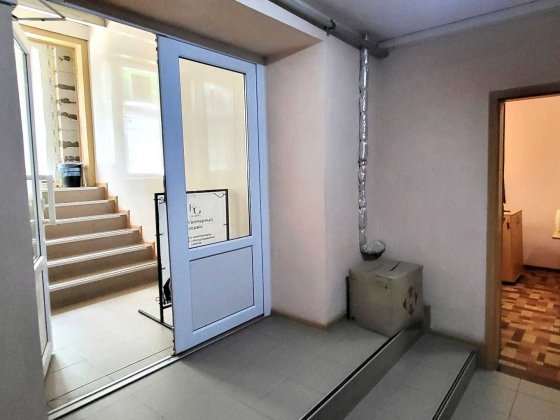 Продаж ЦОКОЛЬНОГО приміщення вул. Рекордна, 388 кв.м, БЕЗПЕЧНО.