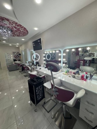 Салон краси на Французському бульварі з обладнанням. - фото 1