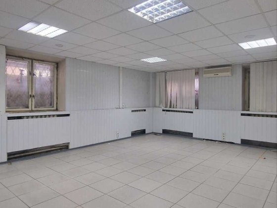 Джонна Маккейна, 35А метро Зверінецька Київ