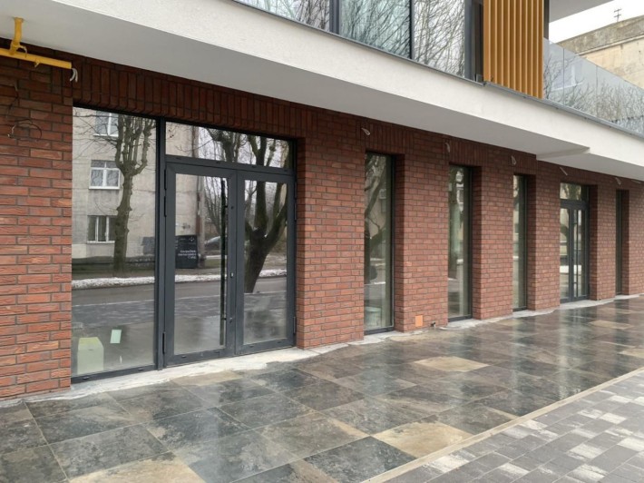 Продаж фасадного комерційного приміщення  по вул.Окружна - фото 1