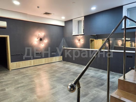 Комерційне приміщення 134 кв.м біля 2х ст метро Звіринецька, Либідська Киев