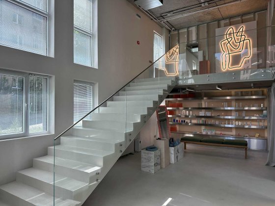 Продаж затишного просторого приміщення з дизайнерським ремонтом. Львів