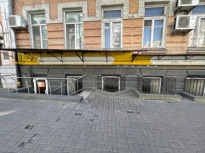 Комерційне приміщення Січових стрільців /Артема 33 - фото 1
