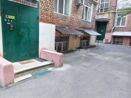 Безопасный офис продам возле м. Бекетова на Дарвина, 74м2 Харків