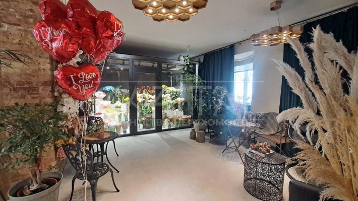 Продаж фасадне приміщення 110м2 центрі Києва, біля Маріїнського парку) - фото 1