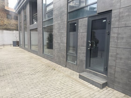 Нежитлове приміщення, Кудрявська Киев