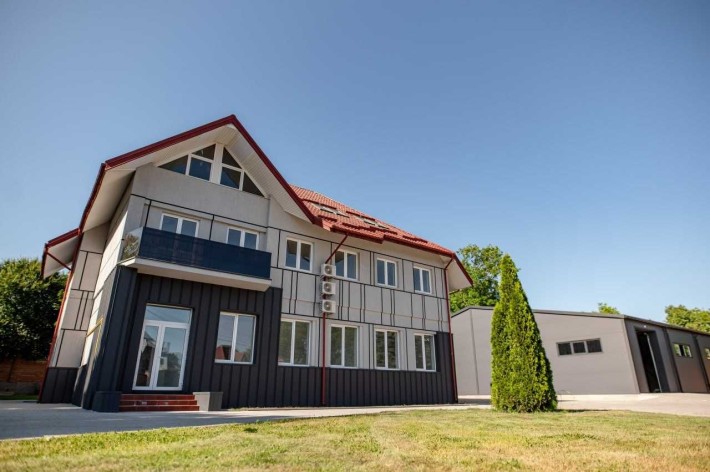 Продаж офісно-складського приміщення з земельною ділянкою у Львові - фото 1