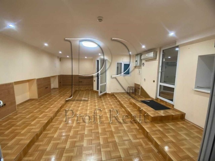 Продаж приміщення 40кв.вул.Почайнинська 57/59 Поділ м Тараса Шевченко - фото 1