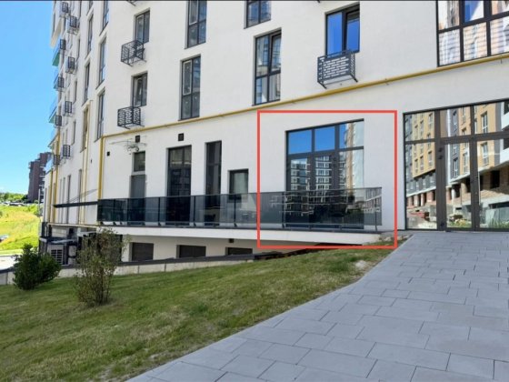 Продаж приміщення 90 кв м по вул. Малоголосківська 40а Львів