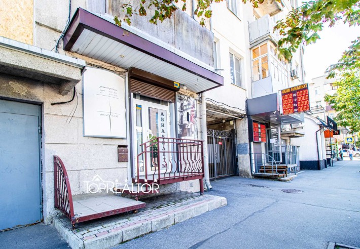 Продам приміщення вул. Тринклера навпроти Сумського ринку - фото 1