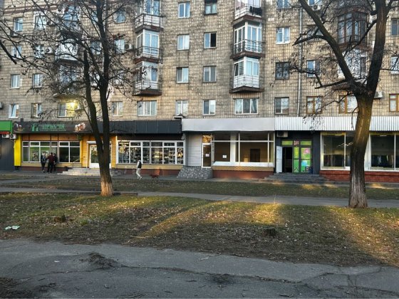 Продаж приміщення , Дарницький р-н ,  Хараівське шосе 8 Київ