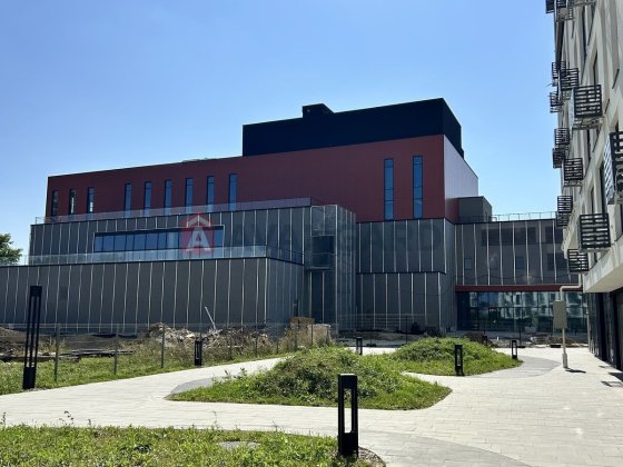 Продається просторе комерційне приміщення Львів