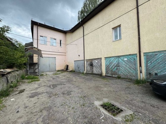 Продається майновий комплекс по вулиці Залізнична Львів
