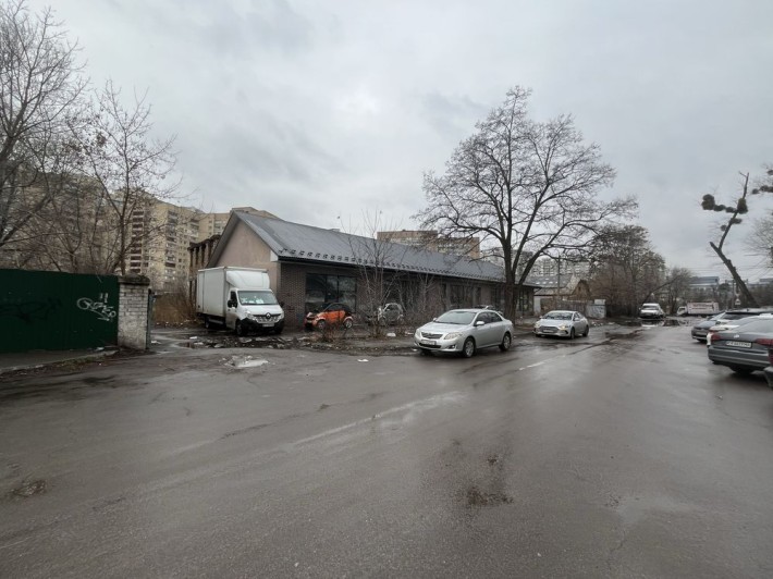 Продаж комплексу нежитлових приміщень 1709м2 - фото 1