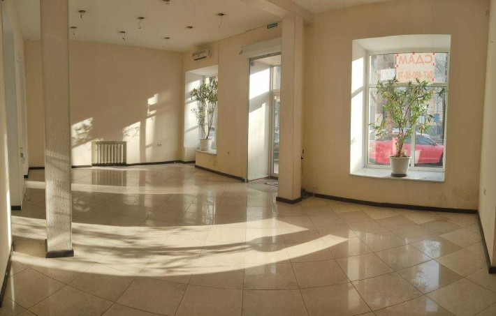 Комерційна нерухомість - фасад, В. Арнаутська, високий трафік - фото 1