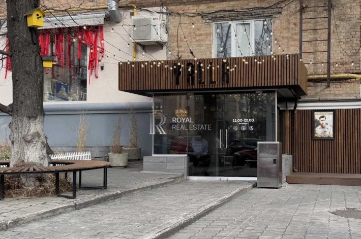 Продаж Торгівельна площа вул. Гончара Олеся Центр Київ Фасад 46м2 - фото 1