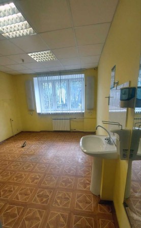 Продам приміщення в Центрі з окремим входом (помещение, отдельн. вход) - фото 1