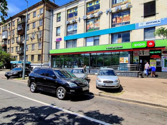 Голосіївський проспект 106. Магазин з орендарем.  Окупність 8,5 років. Киев